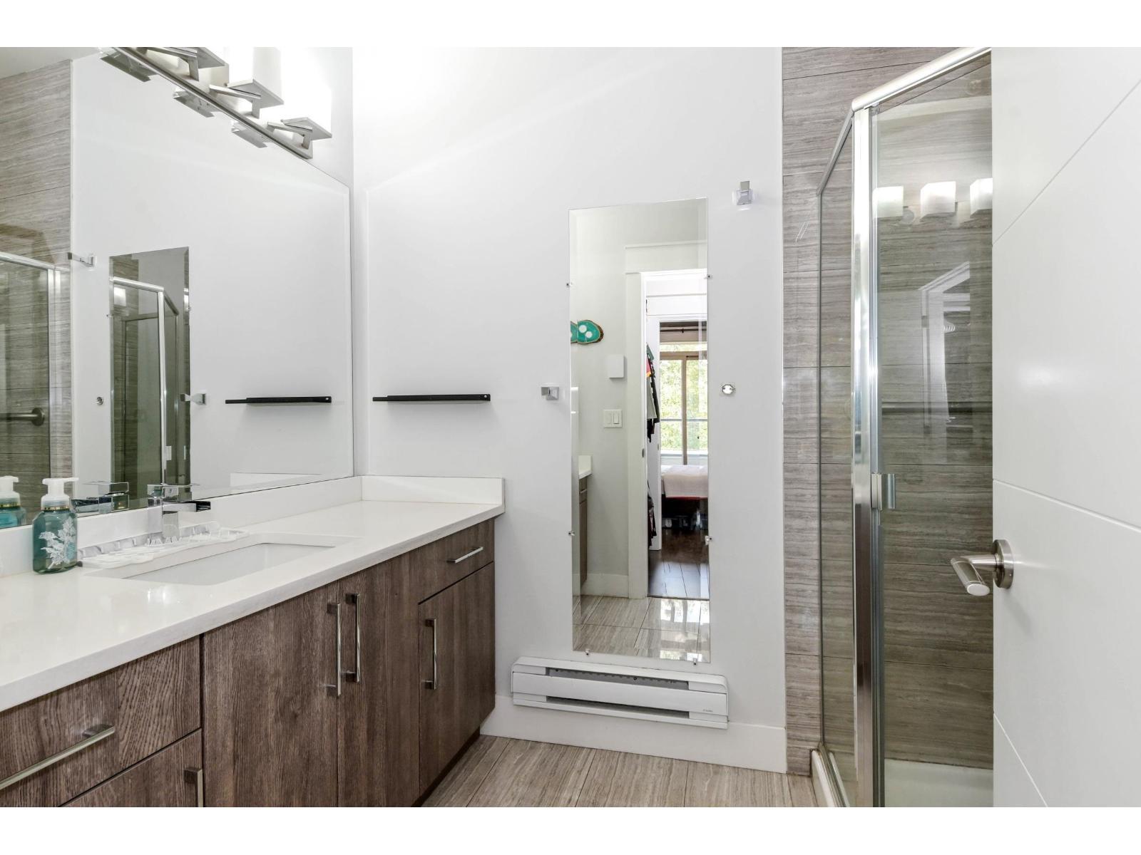 503 19228 64 Avenue, Surrey, BC - Indoor Photo Showing Bathroom