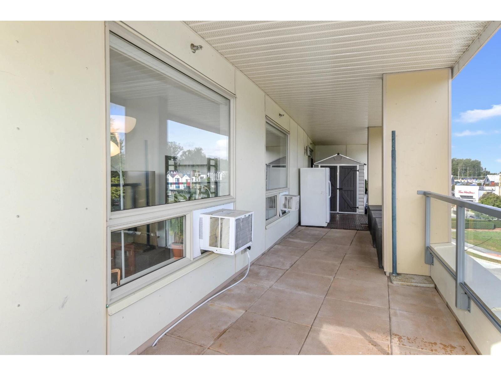 503 19228 64 Avenue, Surrey, BC - Outdoor With Exterior