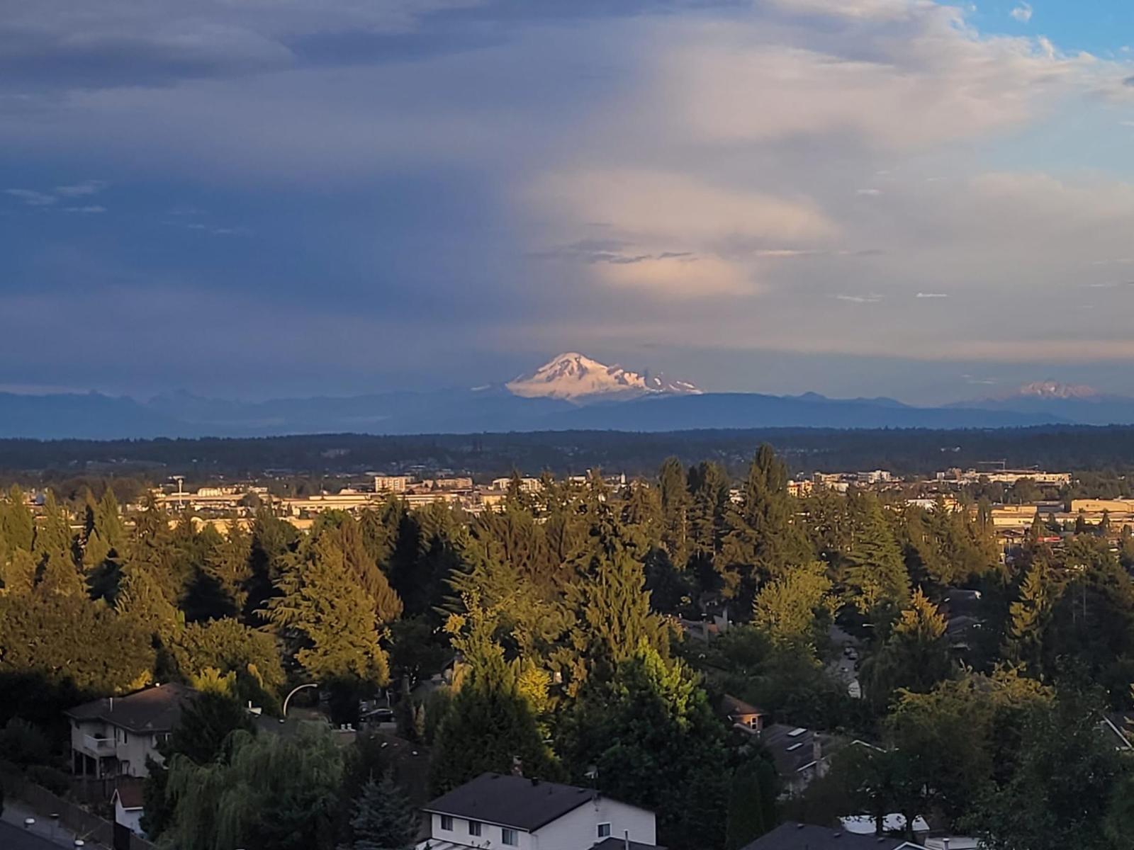 503 19228 64 Avenue, Surrey, BC - Outdoor With View