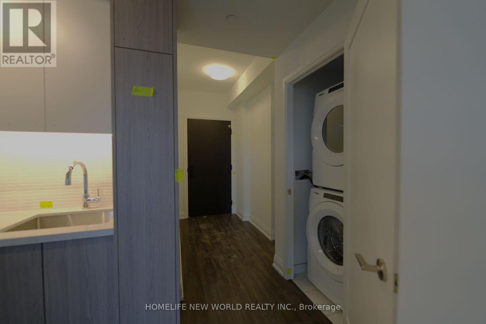 3211 - 20 Soudan Avenue, Toronto, ON - Indoor Photo Showing Laundry Room