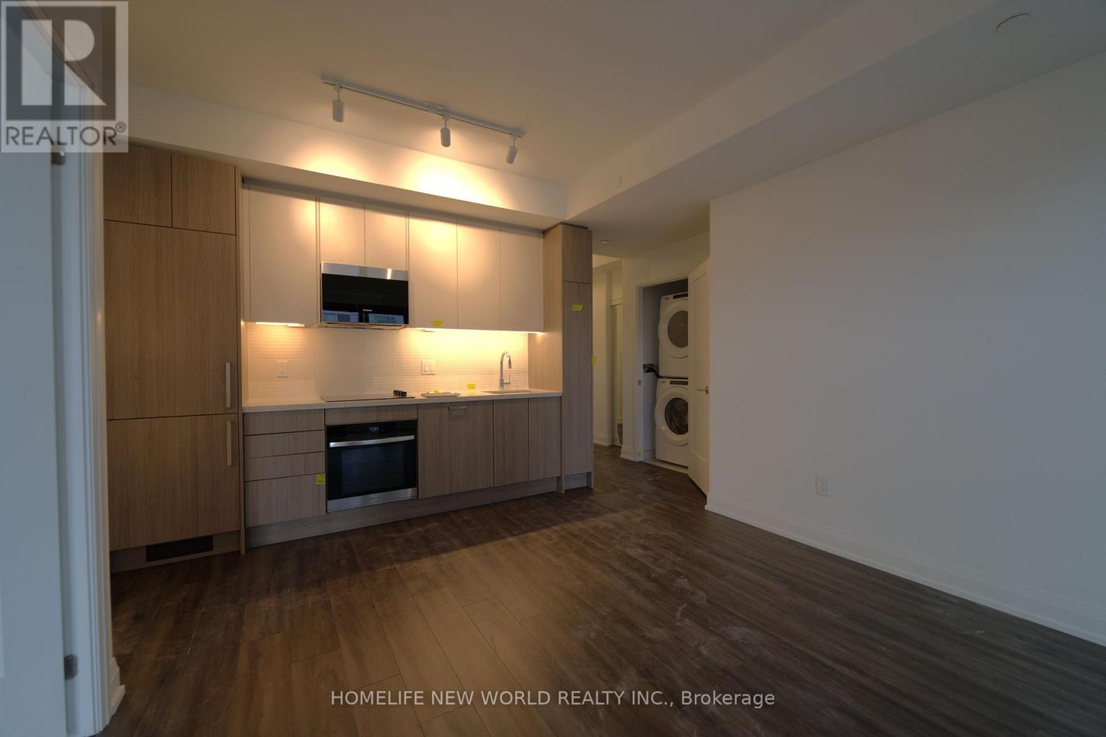 3211 - 20 Soudan Avenue, Toronto, ON - Indoor Photo Showing Kitchen