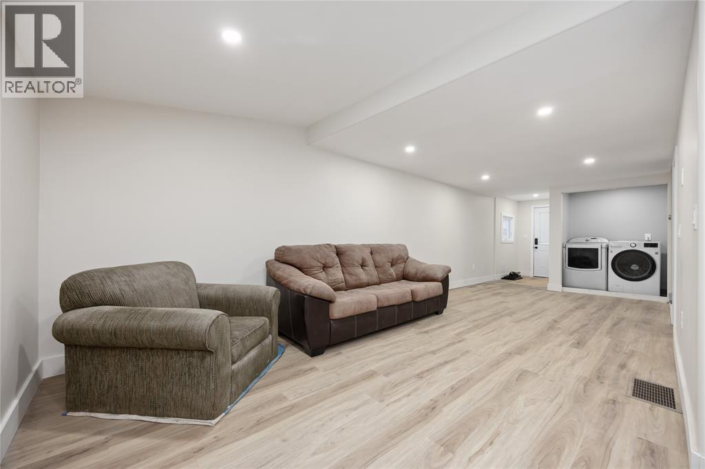 491 Beresford Street, St Clair, ON - Indoor