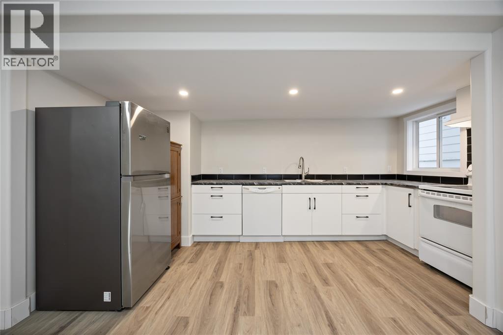 491 Beresford Street, St Clair, ON - Indoor Photo Showing Kitchen