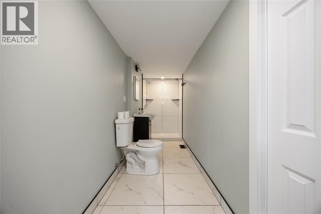 491 Beresford Street, St Clair, ON - Indoor Photo Showing Bathroom