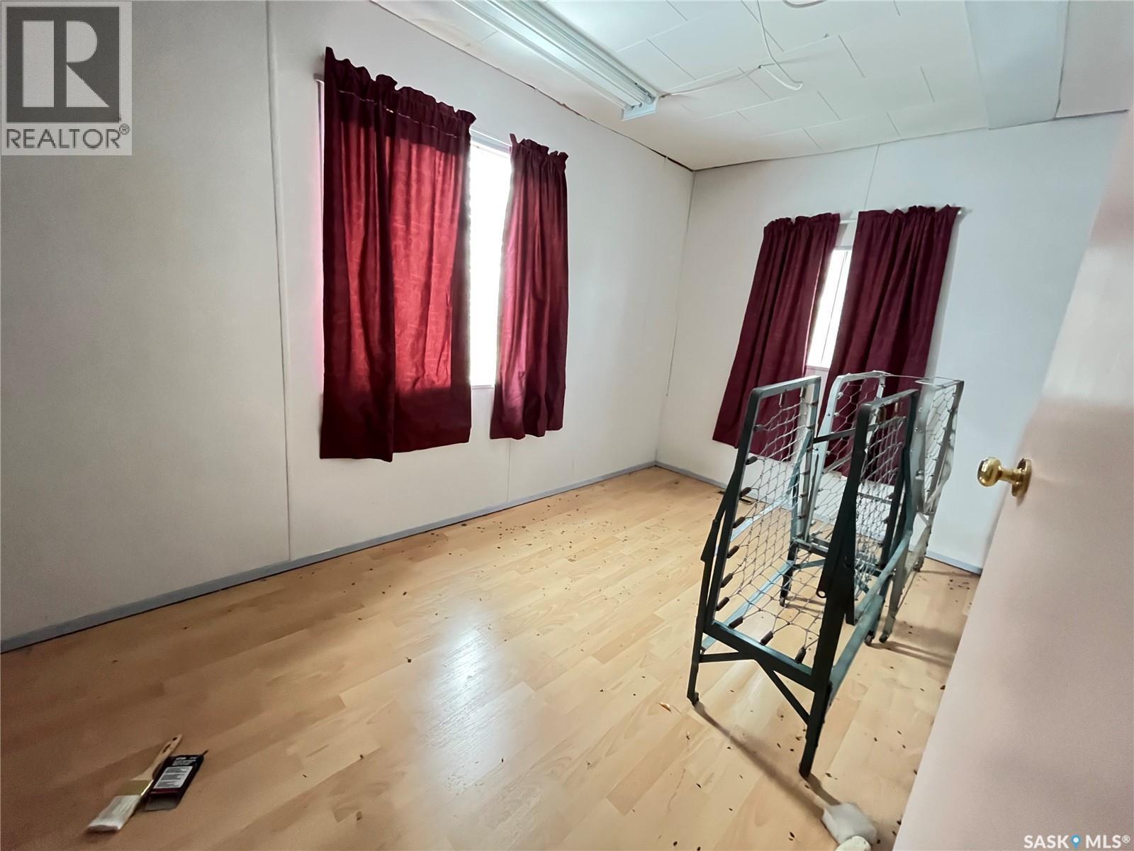 314 Lonsdale Street, Maple Creek, SK - Indoor