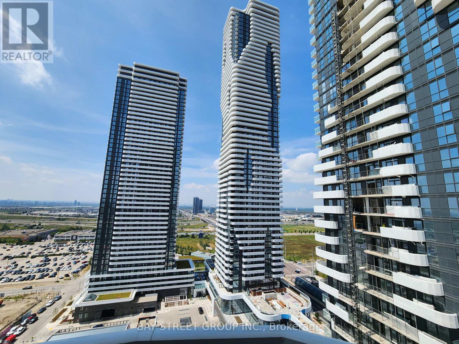 3009 - 8 Interchange Way, Vaughan, ON - Outdoor With Facade