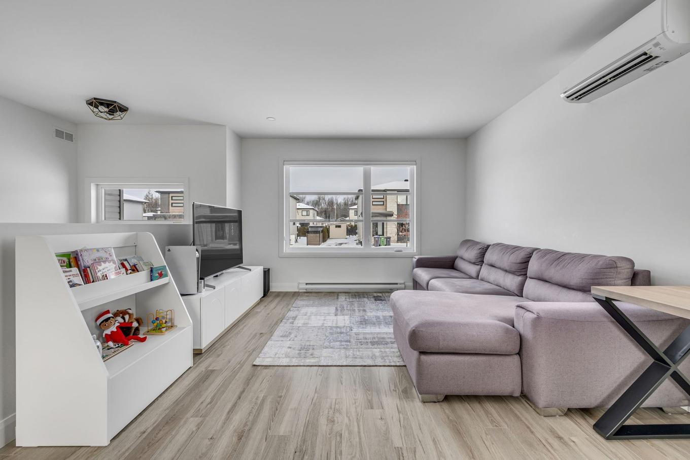 Salon - 2655 Rue Courbet, Lévis (Les Chutes-De-La-Chaudière-Ouest), QC - Indoor Photo Showing Living Room