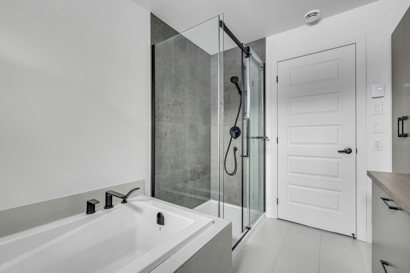 Salle de bains - 2655 Rue Courbet, Lévis (Les Chutes-De-La-Chaudière-Ouest), QC - Indoor Photo Showing Bathroom