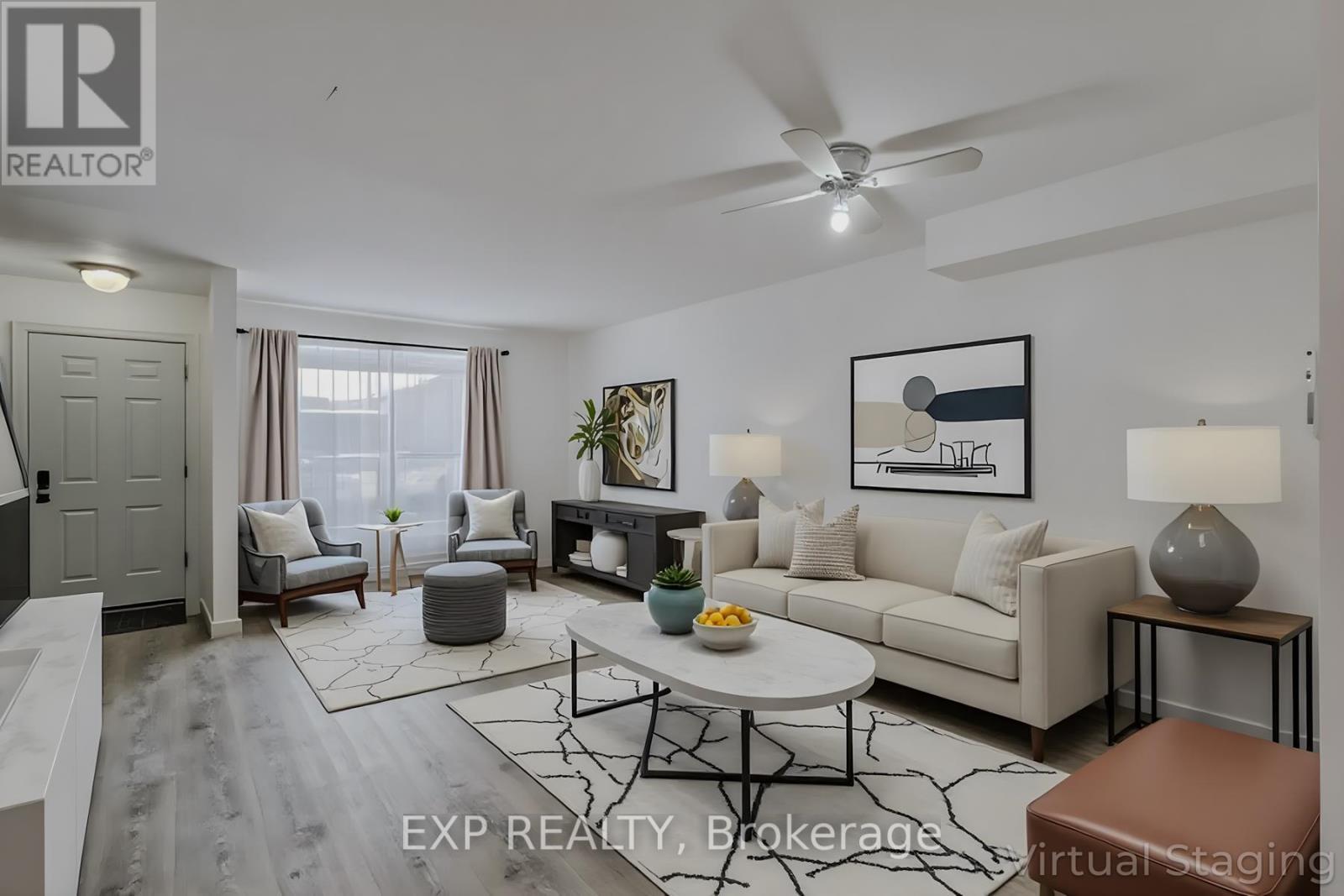 5 - 392 Springbank Avenue N, Woodstock, ON - Indoor Photo Showing Living Room