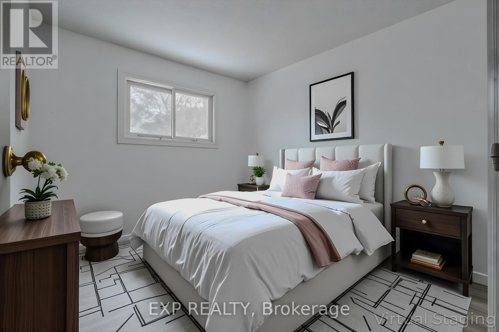 5 - 392 Springbank Avenue N, Woodstock, ON - Indoor Photo Showing Bedroom