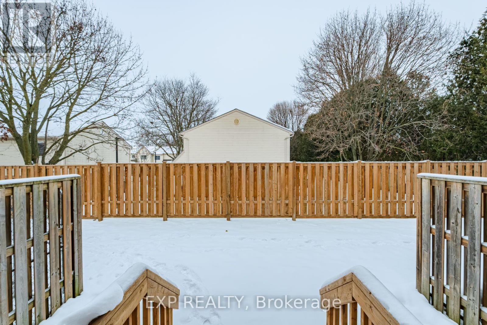 5 - 392 Springbank Avenue N, Woodstock, ON - Outdoor