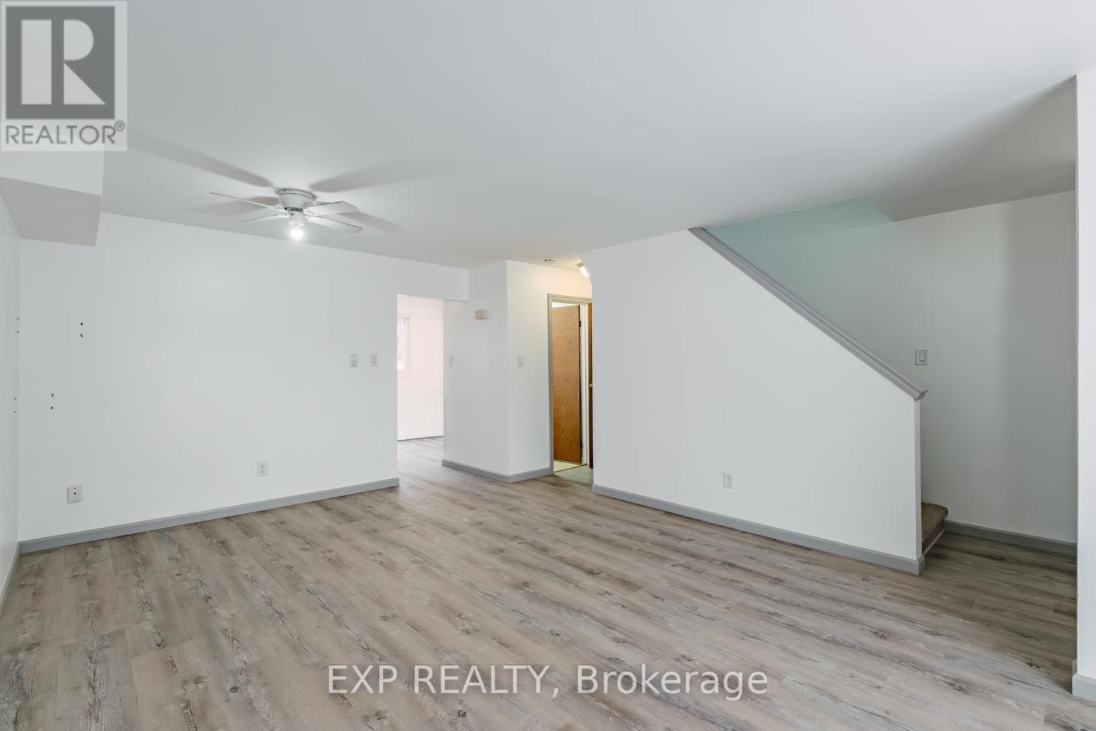 5 - 392 Springbank Avenue N, Woodstock, ON - Indoor Photo Showing Other Room