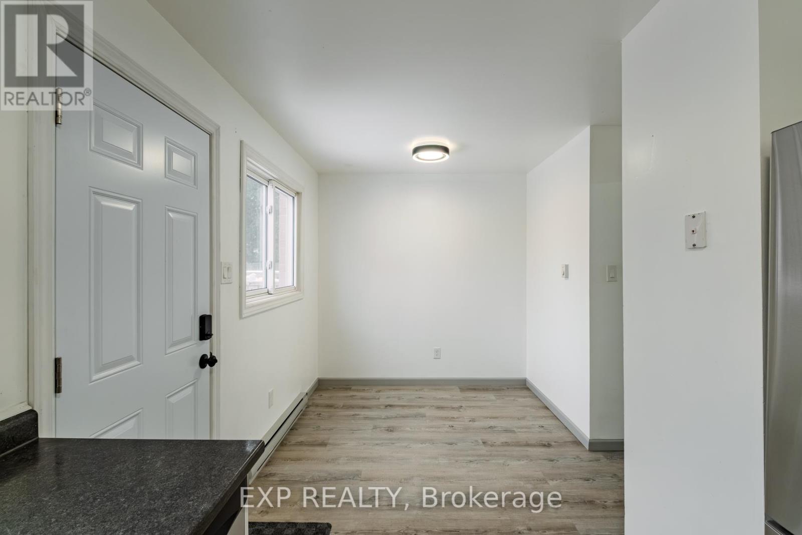 5 - 392 Springbank Avenue N, Woodstock, ON - Indoor Photo Showing Other Room