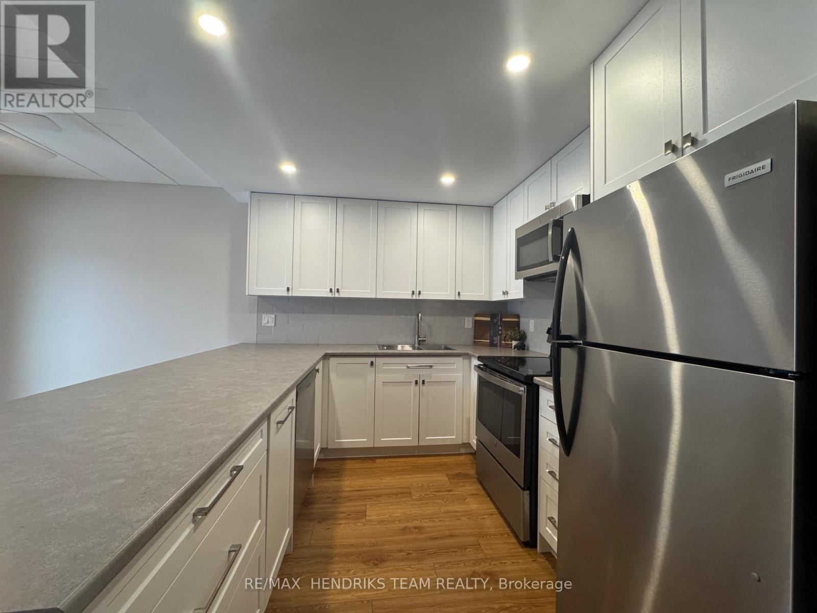 A119 - 19A High Street, Fort Erie (Central), ON - Indoor Photo Showing Kitchen With Stainless Steel Kitchen