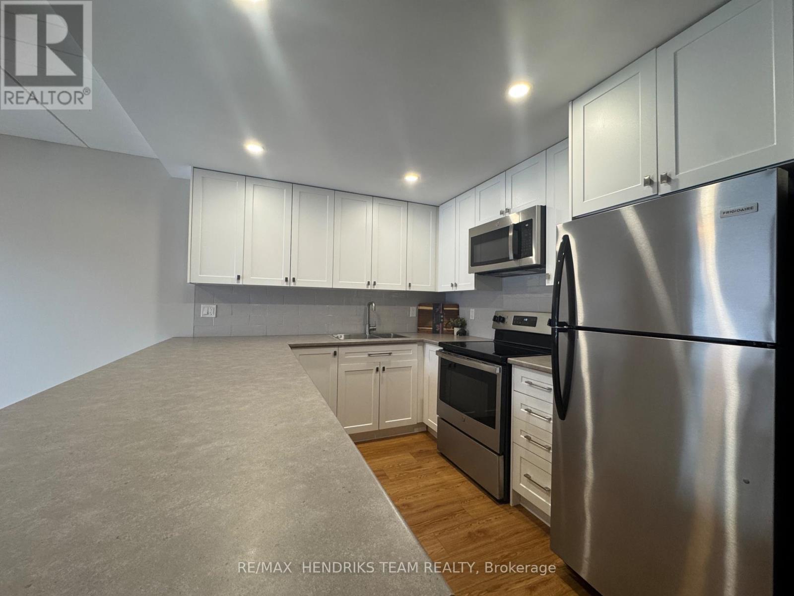 A119 - 19A High Street, Fort Erie (Central), ON - Indoor Photo Showing Kitchen With Stainless Steel Kitchen