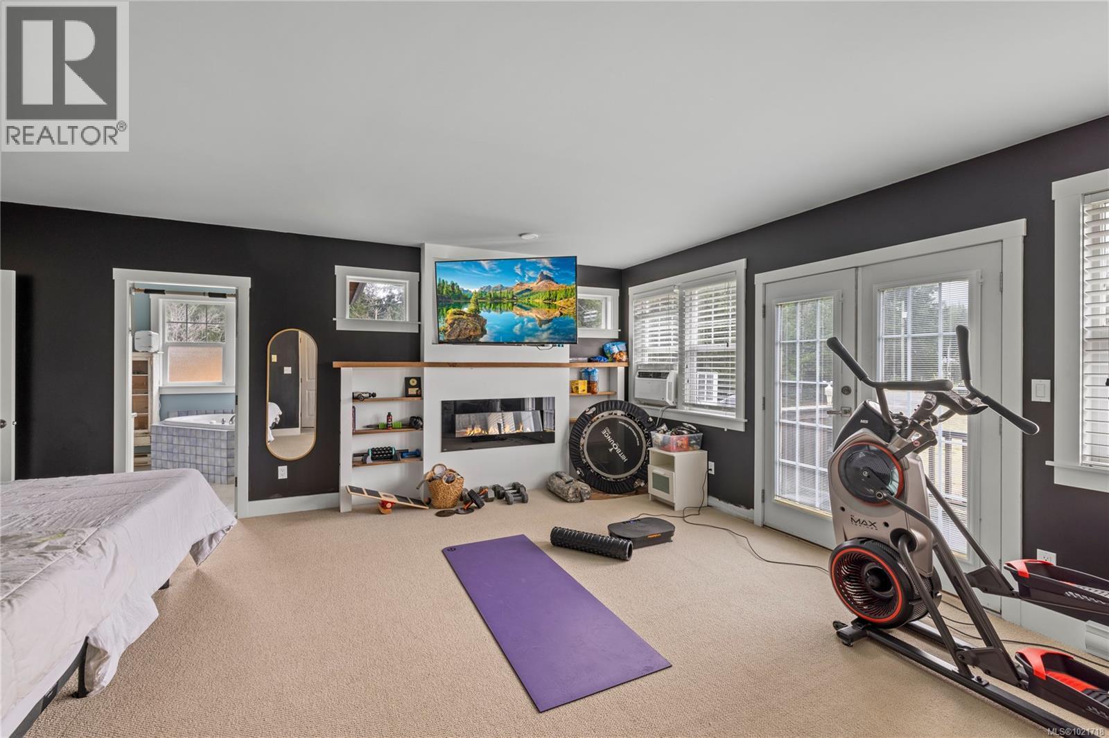 3805 Kriscott Rd, Whiskey Creek, BC - Indoor Photo Showing Other Room