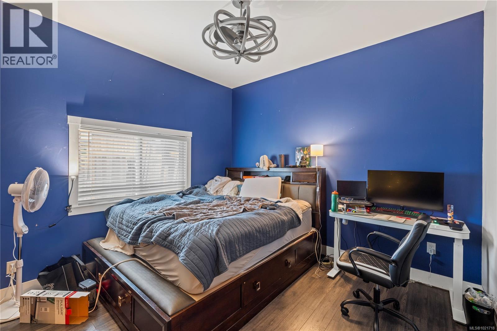 3805 Kriscott Rd, Whiskey Creek, BC - Indoor Photo Showing Bedroom