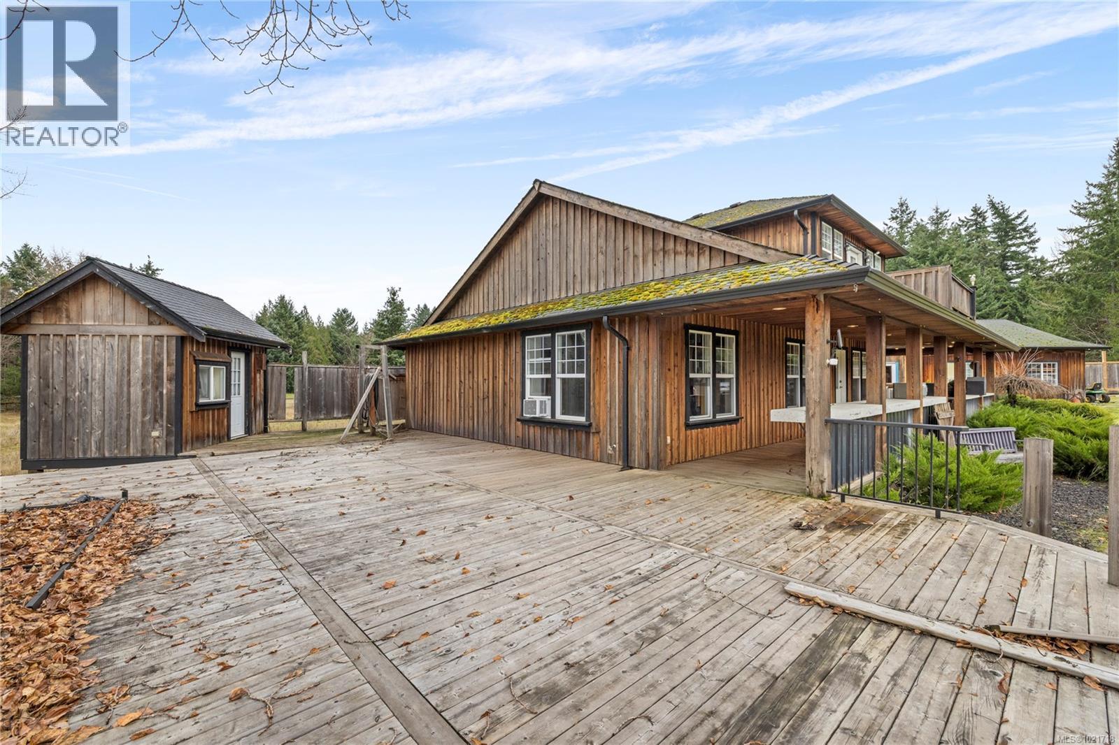 3805 Kriscott Rd, Whiskey Creek, BC - Outdoor With Deck Patio Veranda With Exterior