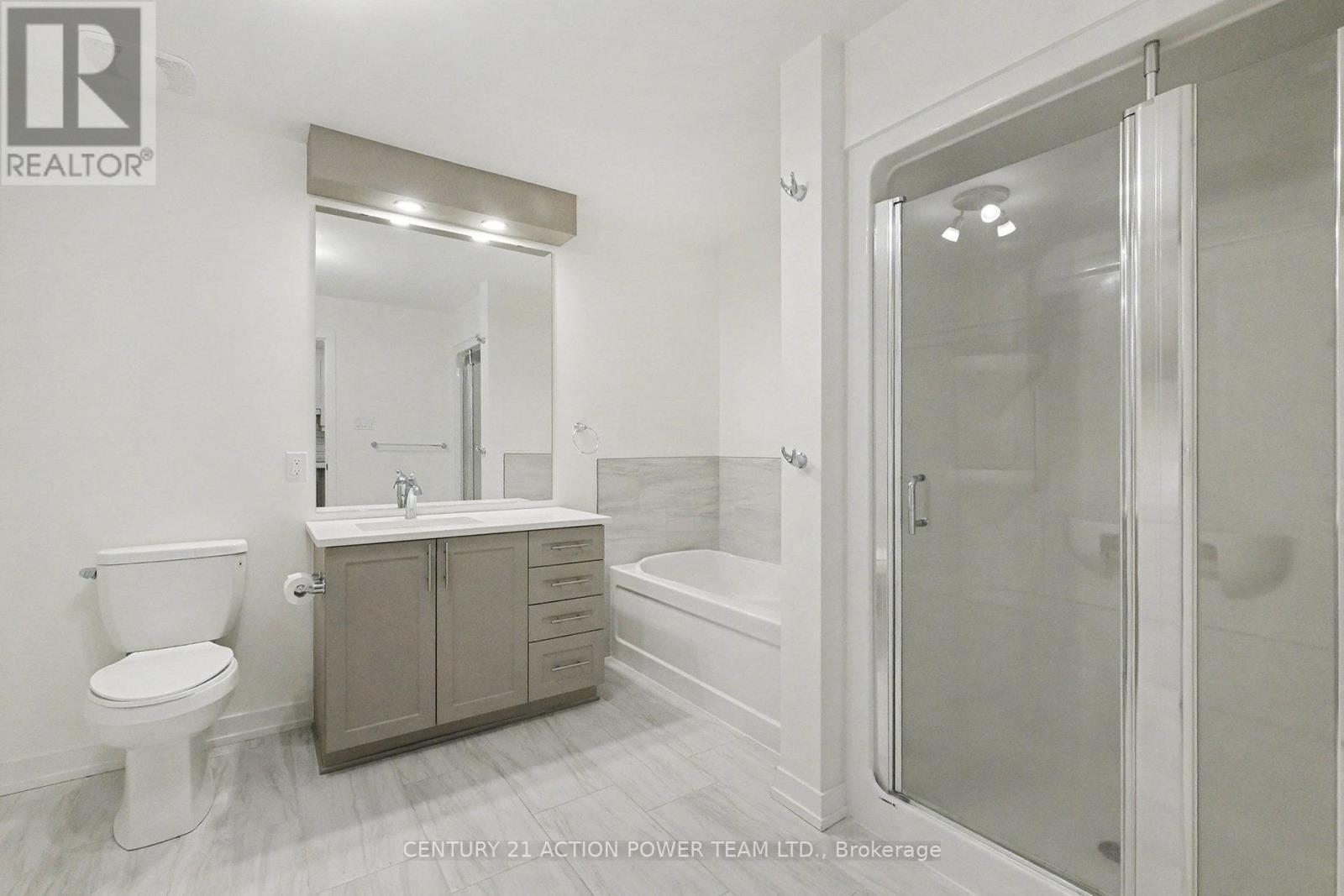 99 St Moritz Trail E, Russell, ON - Indoor Photo Showing Bathroom