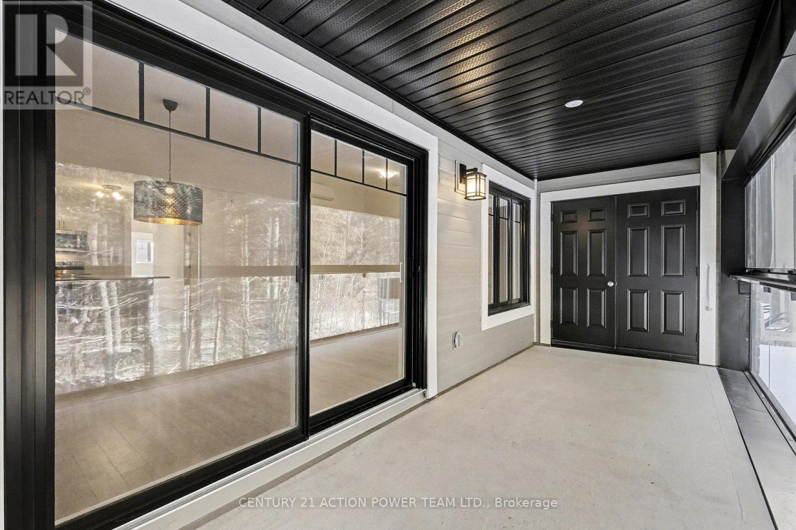 99 St Moritz Trail E, Russell, ON - With Balcony With Exterior