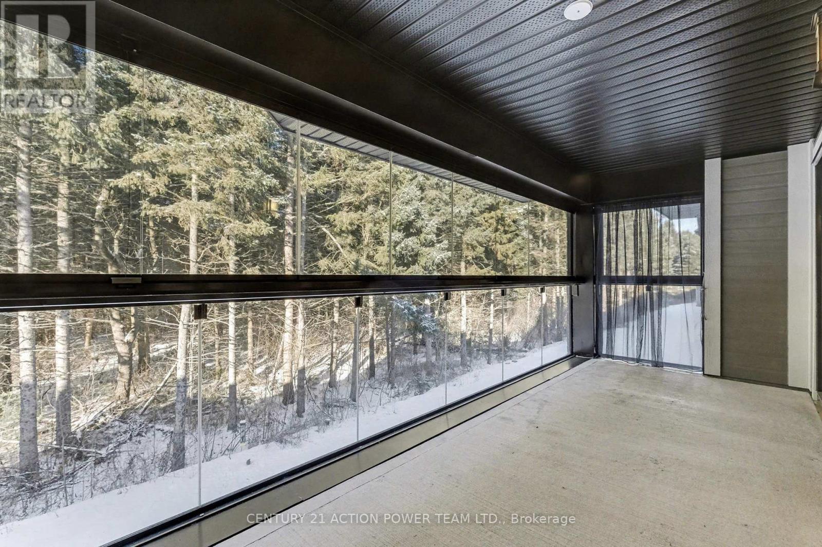 99 St Moritz Trail E, Russell, ON - Outdoor With Balcony