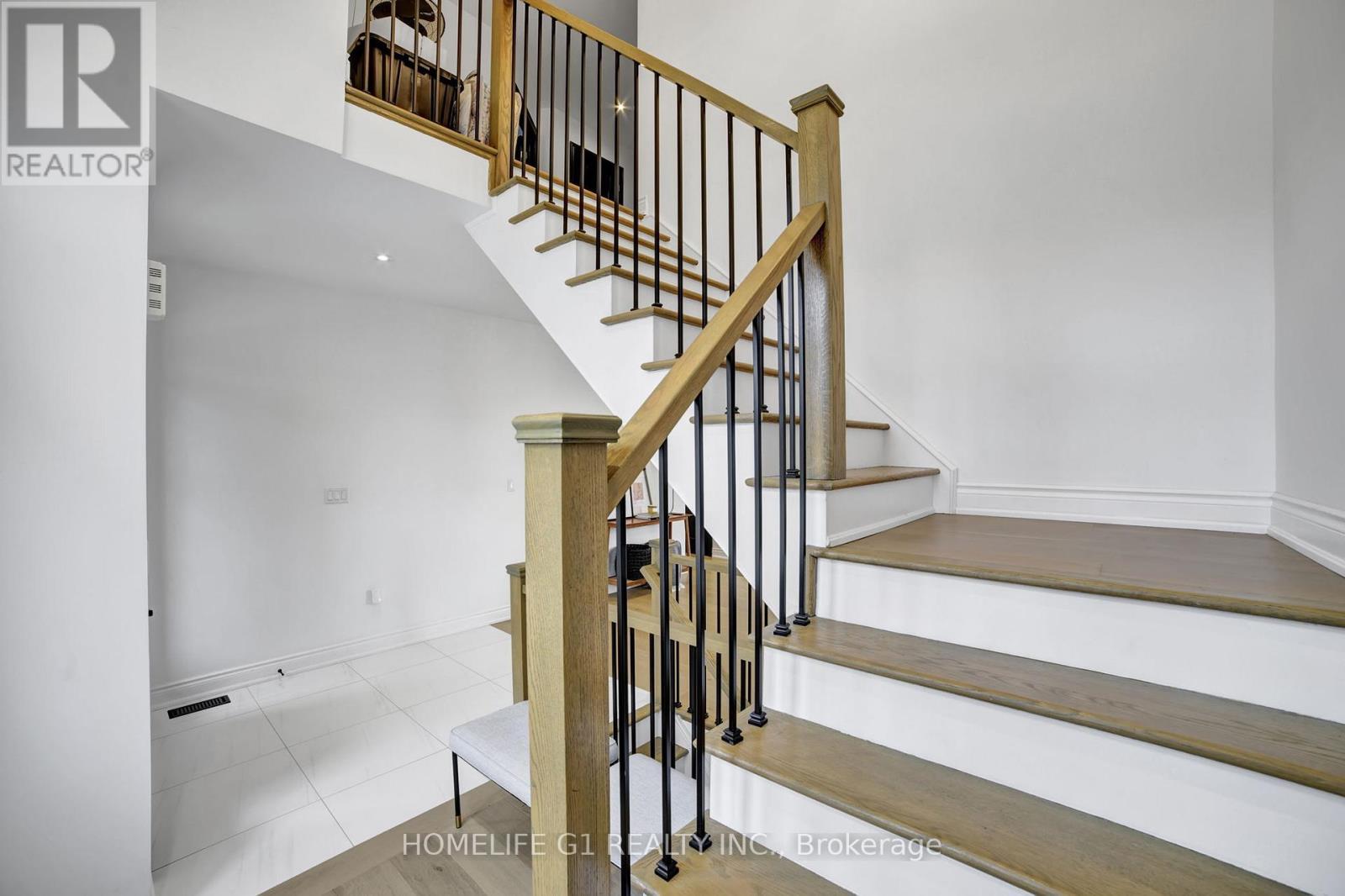 24 Cesar Place, Hamilton, ON - Indoor Photo Showing Other Room