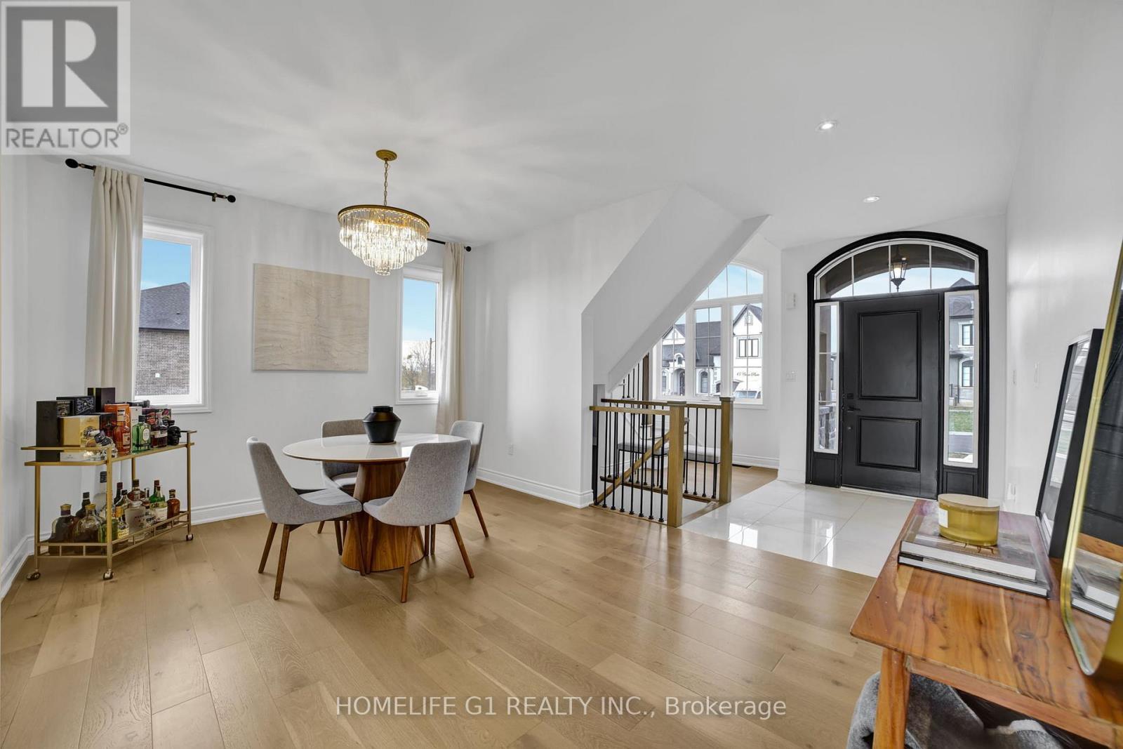 24 Cesar Place, Hamilton, ON - Indoor Photo Showing Dining Room