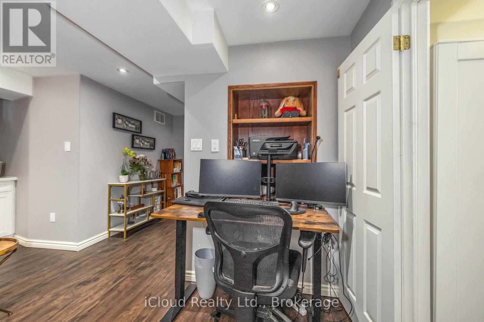 Bsmt - 2362 Proudfoot Trail, Oakville, ON - Indoor Photo Showing Office