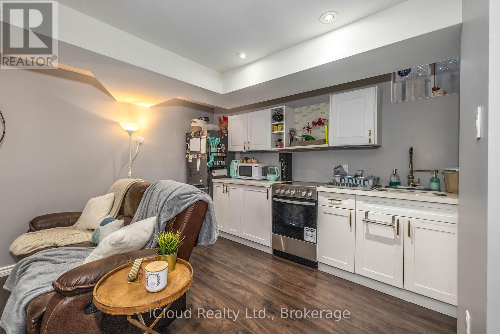 Bsmt - 2362 Proudfoot Trail, Oakville, ON - Indoor