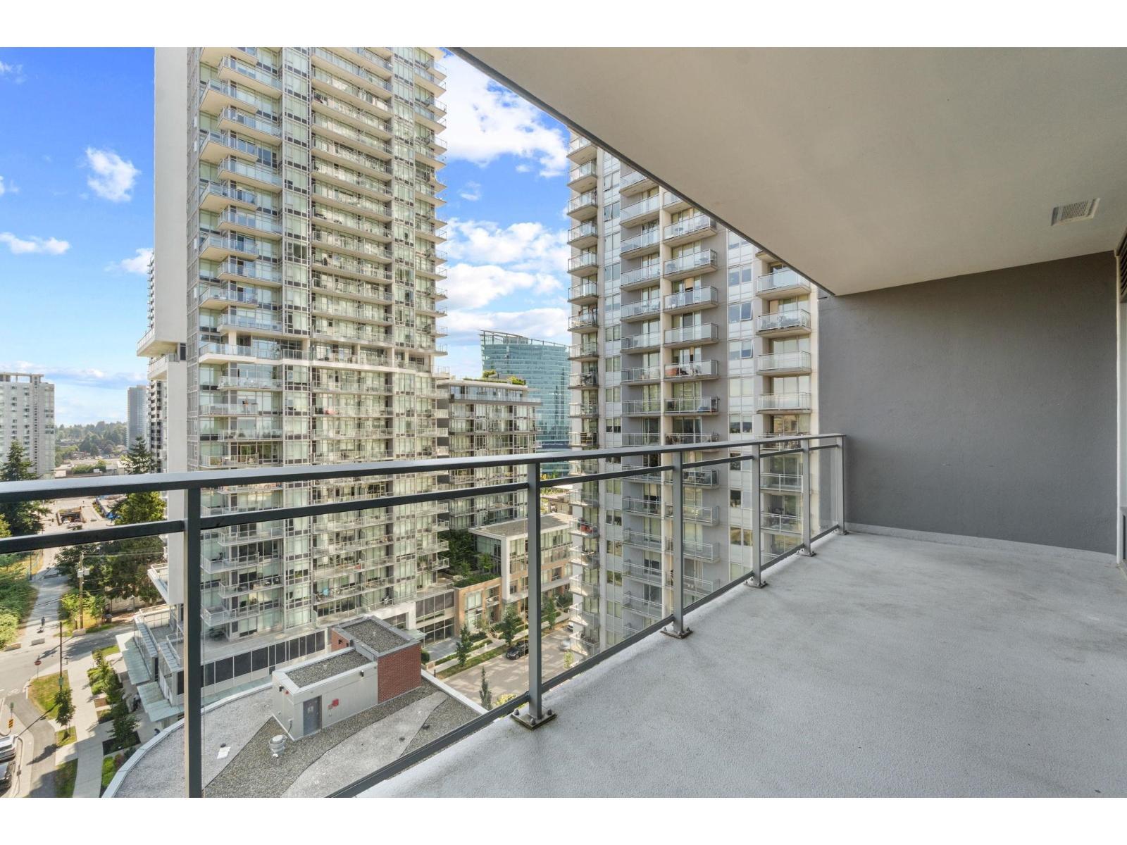 1010 13308 Central Avenue, Surrey, BC - Outdoor With Balcony With Exterior