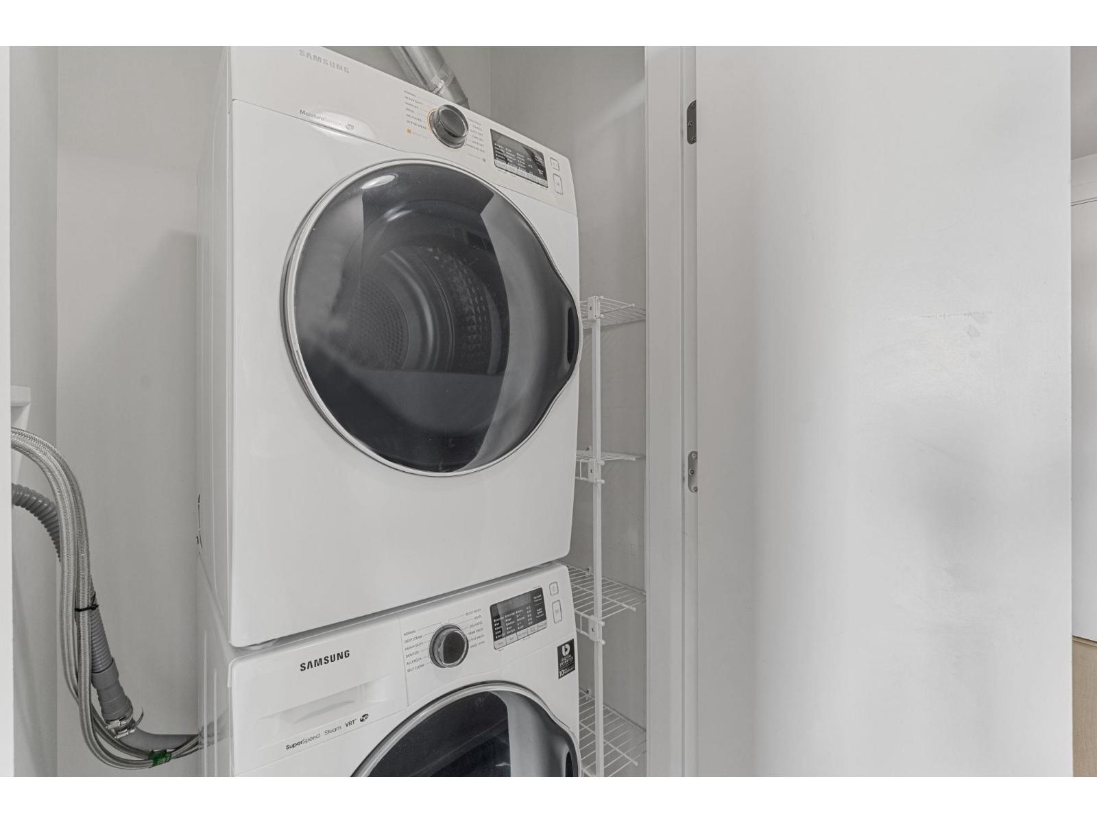 1010 13308 Central Avenue, Surrey, BC - Indoor Photo Showing Laundry Room