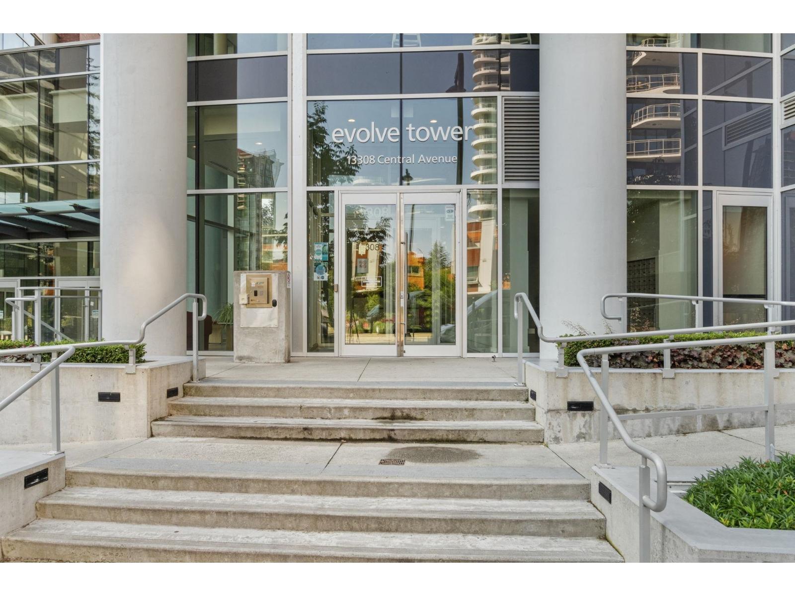 1010 13308 Central Avenue, Surrey, BC - Outdoor