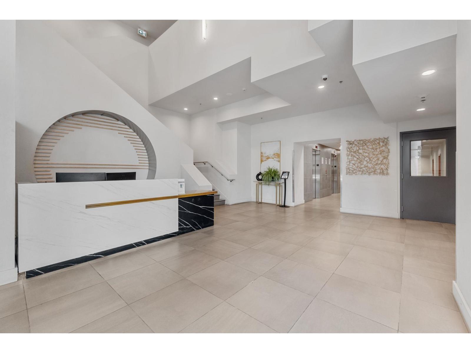 1010 13308 Central Avenue, Surrey, BC - Indoor