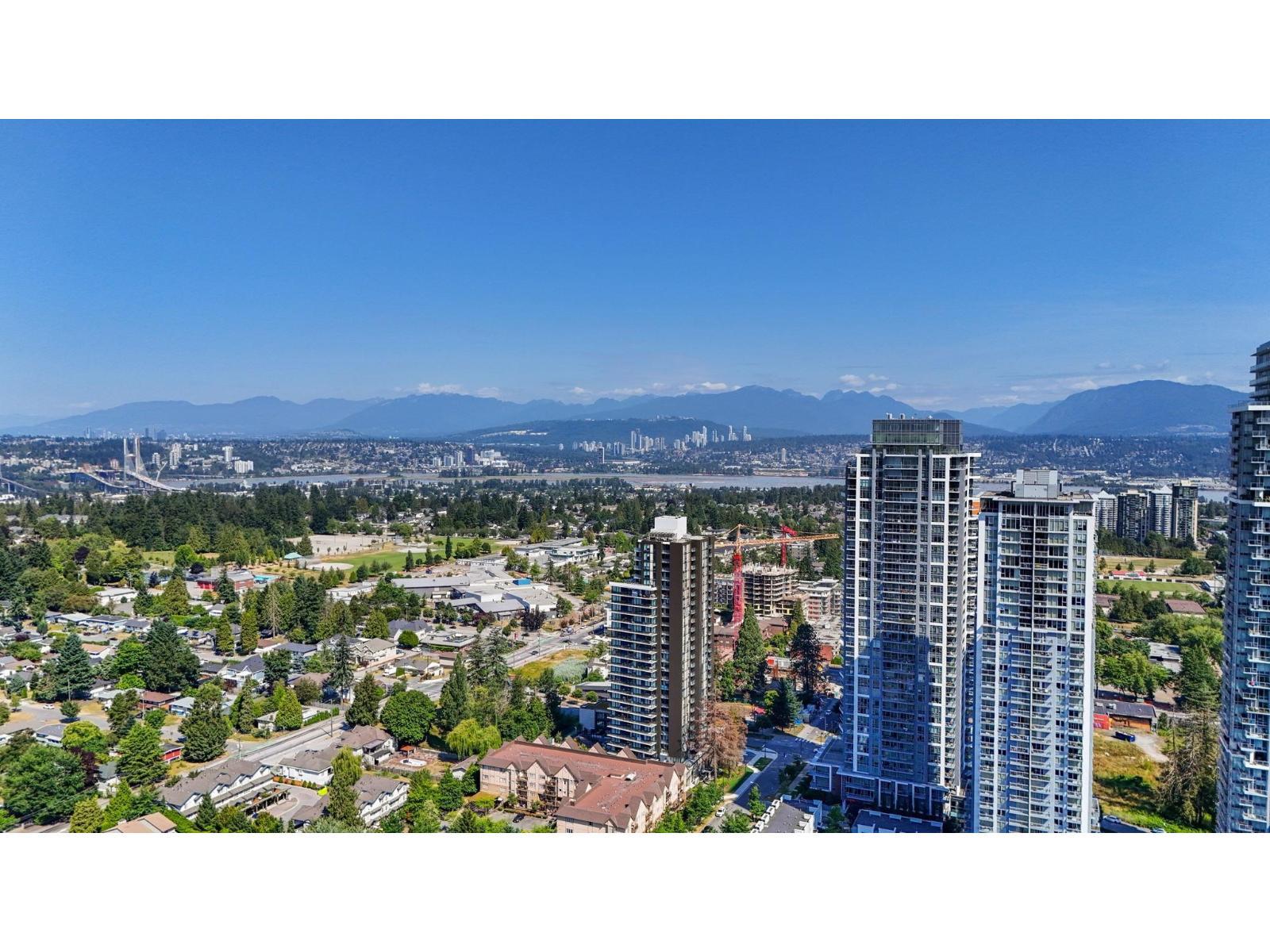 1010 13308 Central Avenue, Surrey, BC - Outdoor With View