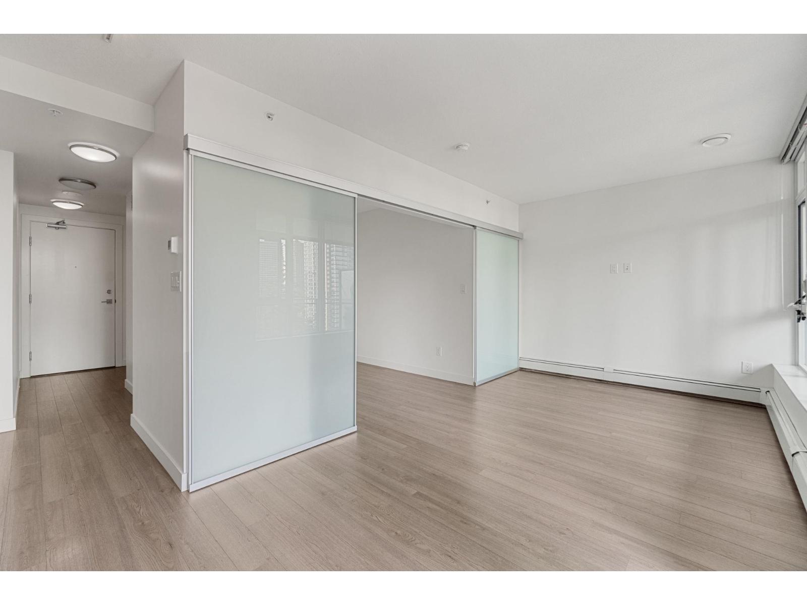 1010 13308 Central Avenue, Surrey, BC - Indoor Photo Showing Other Room