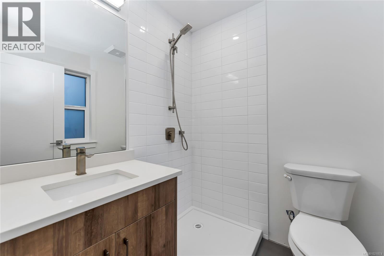 909 Vine Crt, Langford, BC - Indoor Photo Showing Bathroom