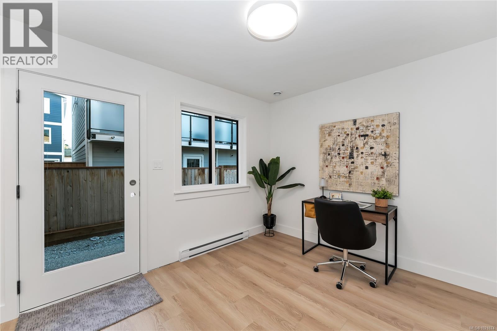 909 Vine Crt, Langford, BC - Indoor Photo Showing Office