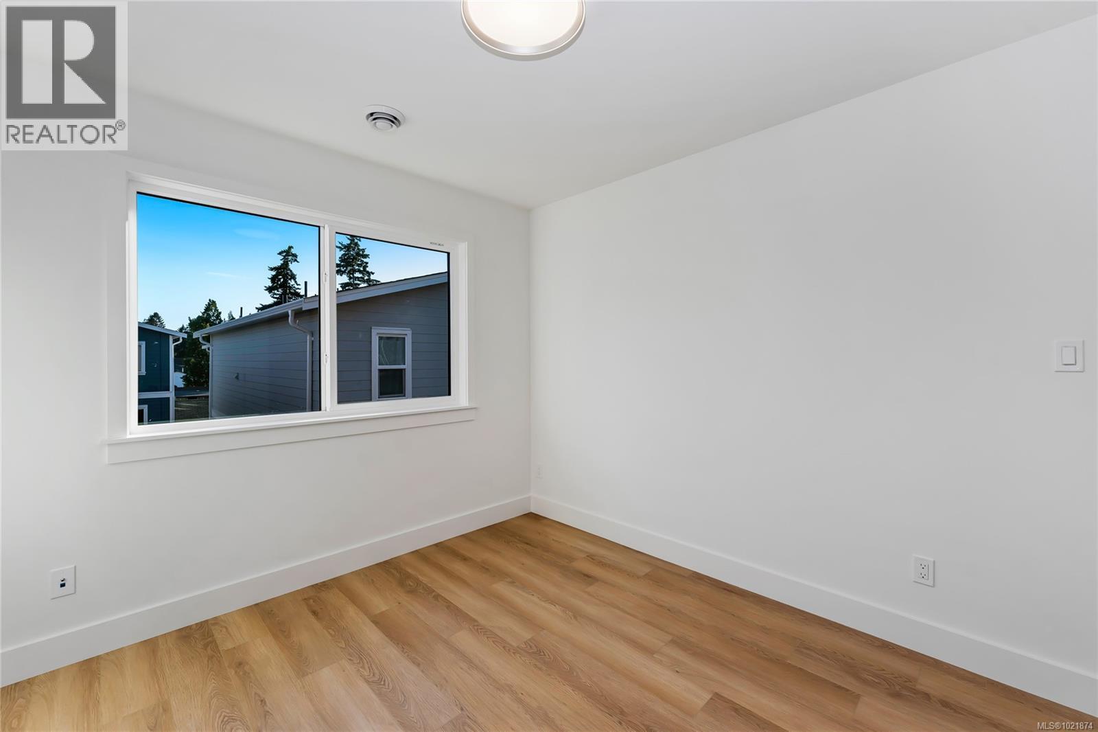 909 Vine Crt, Langford, BC - Indoor Photo Showing Other Room