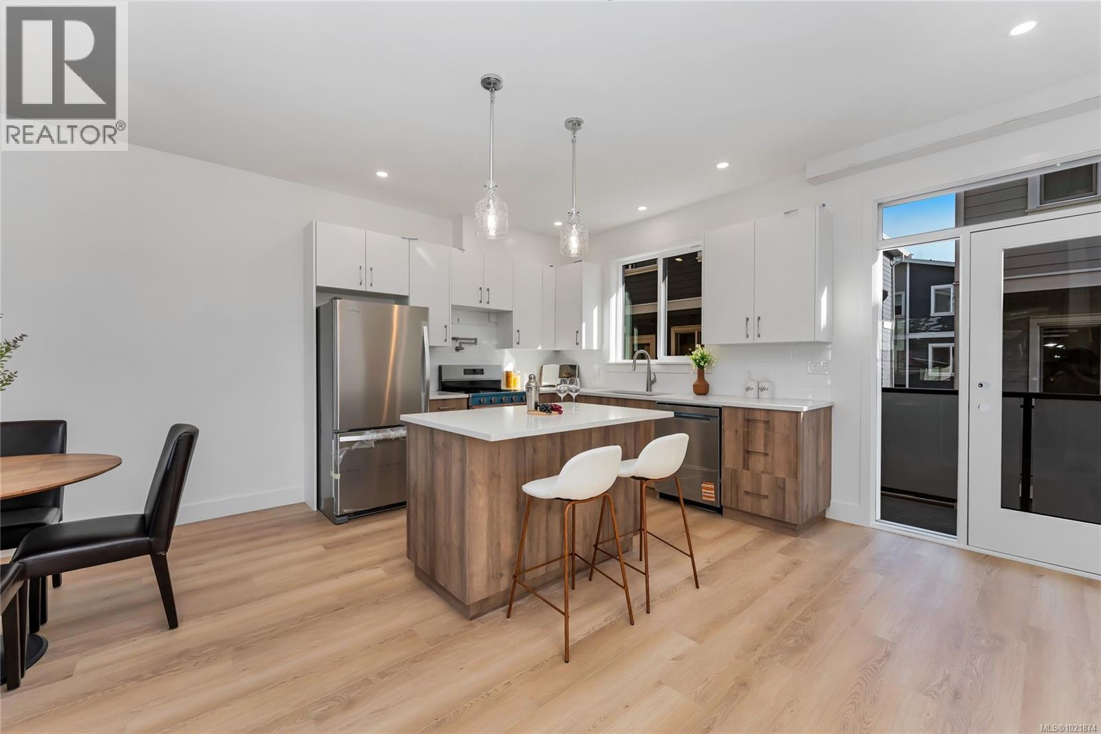 909 Vine Crt, Langford, BC - Indoor