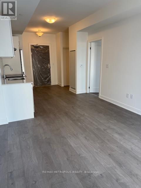 A607 - 705 Davis Drive, Newmarket, ON - Indoor