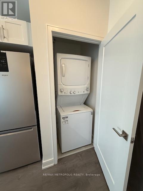 A607 - 705 Davis Drive, Newmarket, ON - Indoor Photo Showing Laundry Room