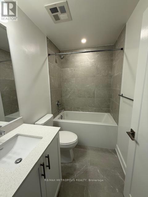 A607 - 705 Davis Drive, Newmarket, ON - Indoor Photo Showing Bathroom