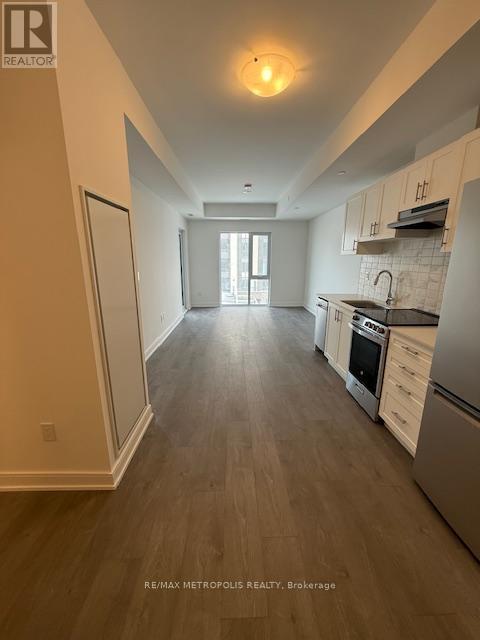 A607 - 705 Davis Drive, Newmarket, ON - Indoor Photo Showing Kitchen With Stainless Steel Kitchen