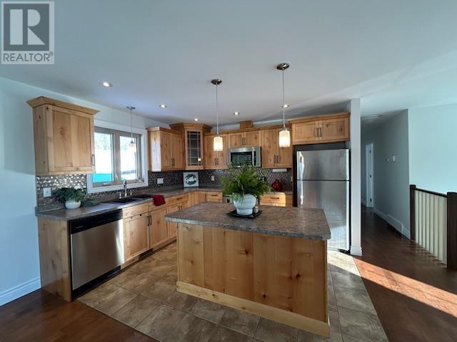 10 Assunta, Sault Ste. Marie, ON - Indoor Photo Showing Kitchen With Upgraded Kitchen
