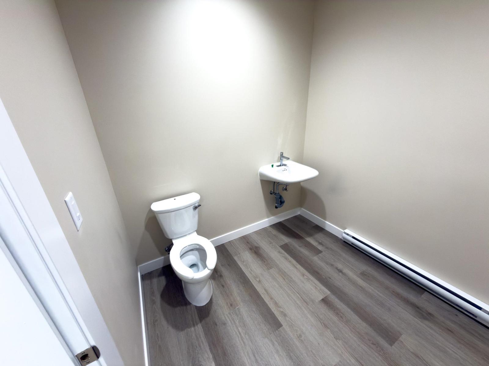 108 18635 52 Avenue, Surrey, BC