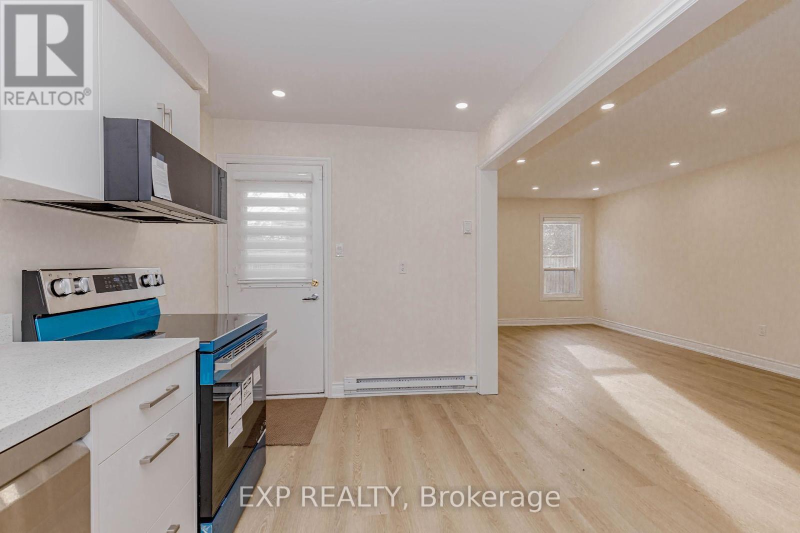 2289 Munn'S Avenue, Oakville, ON - Indoor Photo Showing Kitchen