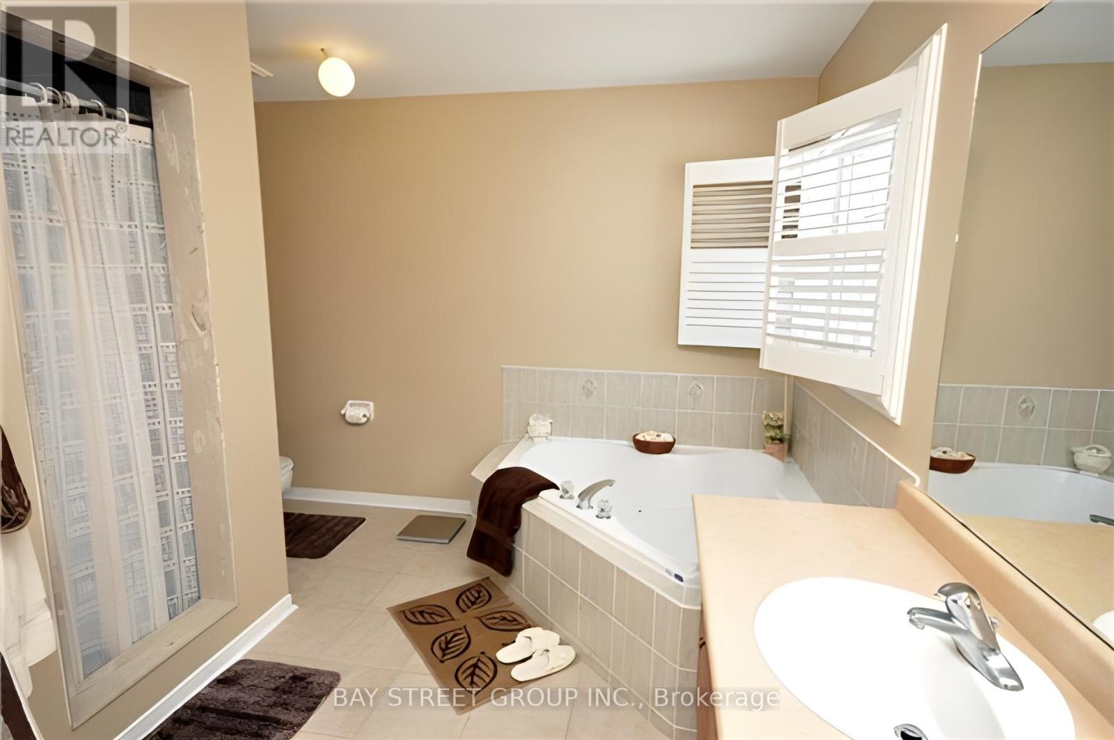 3581 Jorie Crescent, Mississauga, ON - Indoor Photo Showing Bathroom