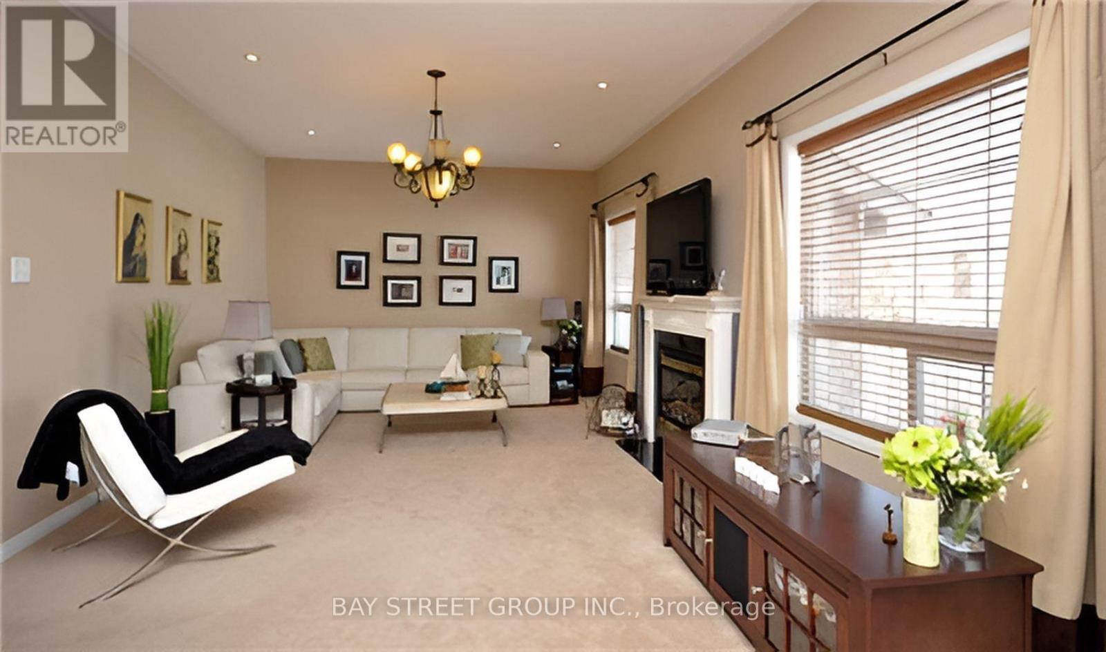 3581 Jorie Crescent, Mississauga, ON - Indoor With Fireplace