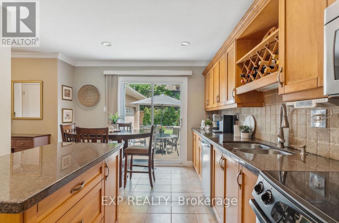 259 O'Donoghue Unit1 Avenue, Oakville, ON - Indoor Photo Showing Kitchen With Double Sink