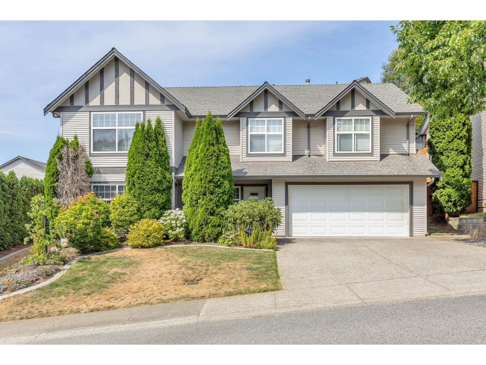 35479 Tweedsmuir Drive, Abbotsford, BC - Outdoor With Facade